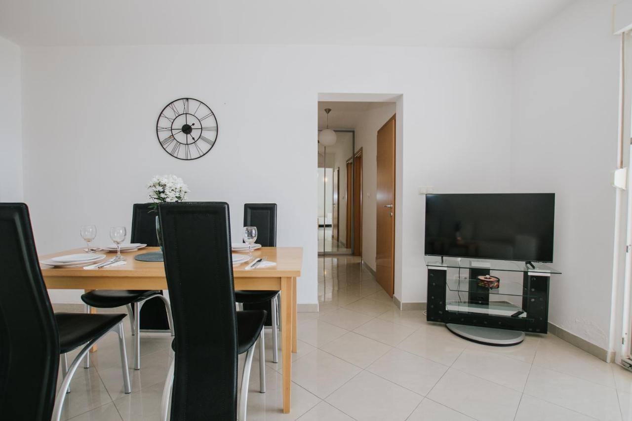 Apartman Sunny Apartment โตรกีร์ ภายนอก รูปภาพ